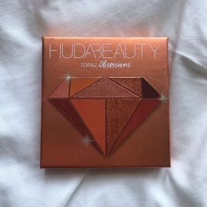 Huda Beauty “Topaz Obsessions”